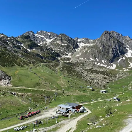 Blocation - - 2 Ch - 8 Pers - Place Parking Couvert - Menage En Suppl *